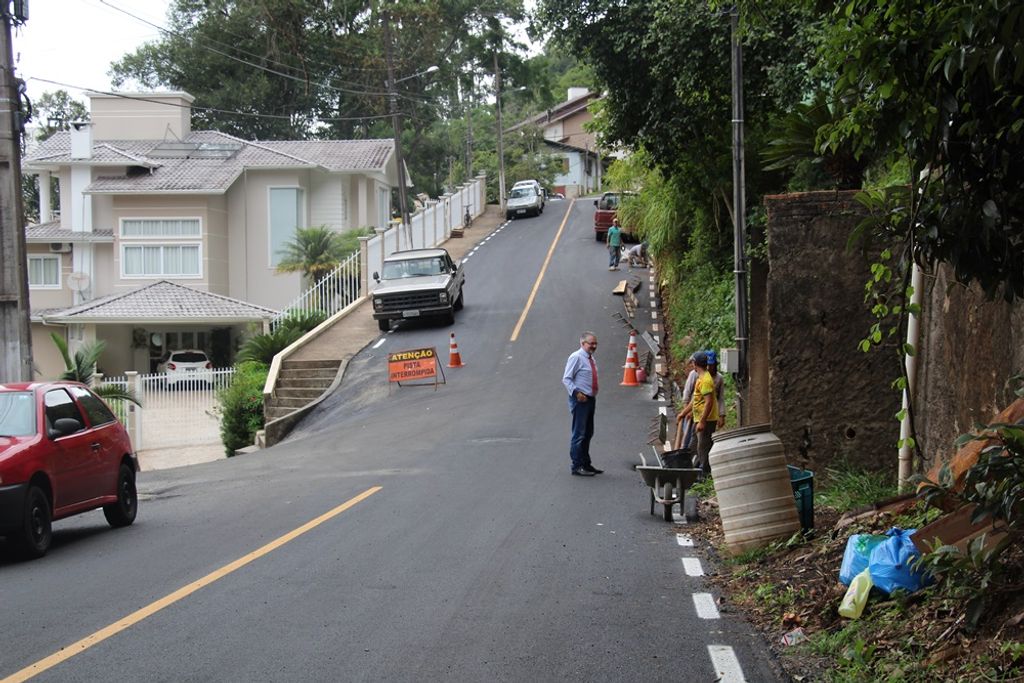 Prefeito em exercício visita obras em Joaçaba