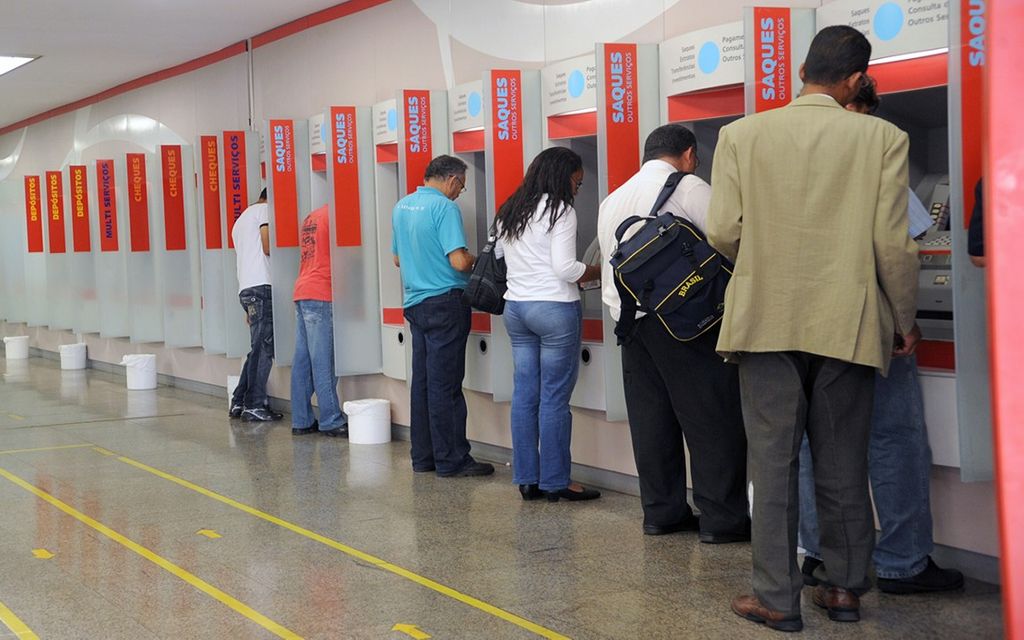 Confira os horários dos bancos para o feriado de Carnaval