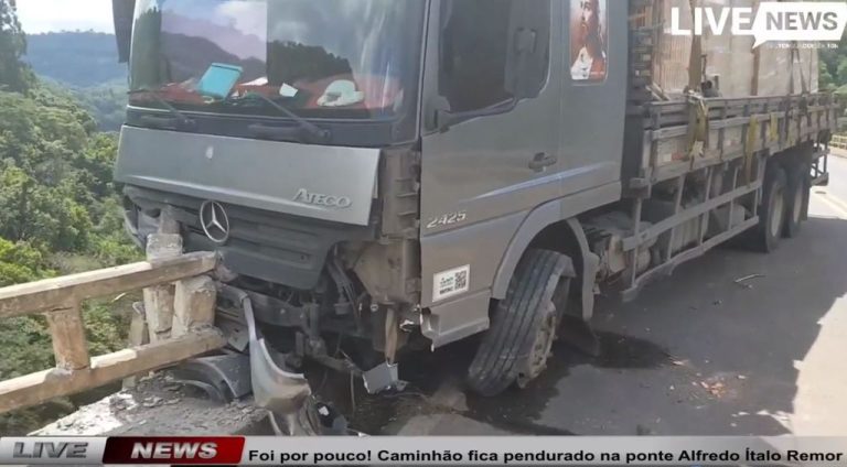 No Live de hoje a cobertura do acidente que por pouco não terminou em tragédia na BR-282 em Joaçaba