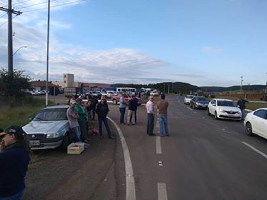 Protesto dos caminhoneiros entra no 7º dia