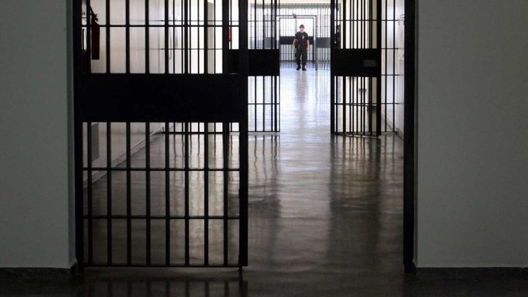 Suzane Richthofen e milhares de presos deixam a penitenciária para dia dos pais