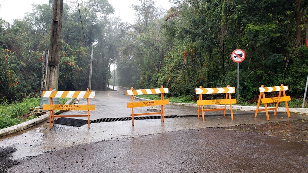 Rua Augusto Albugeri está interditada