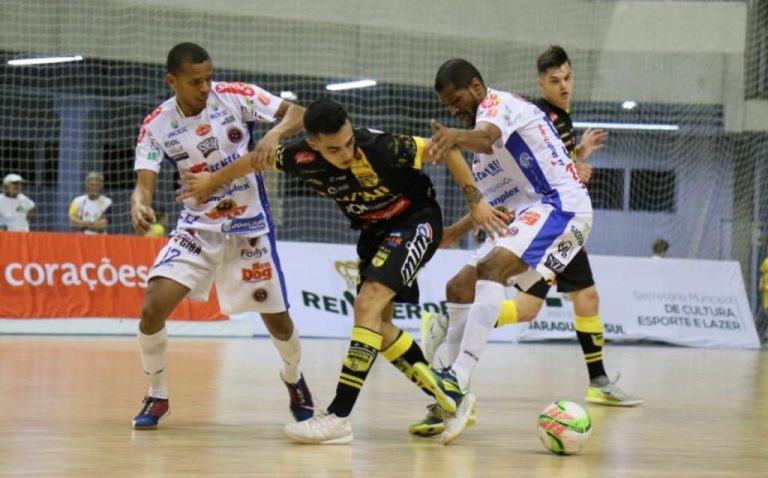 Joaçaba Futsal e Jaraguá decidem vaga na final do Catarinense neste sábado