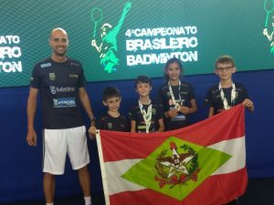 AMOB é novamente campeã nacional de Badminton