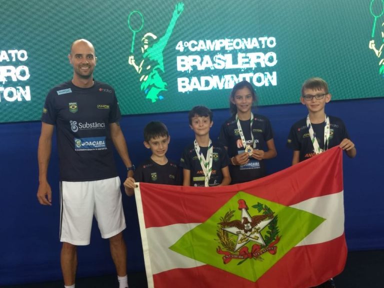 AMOB é novamente campeã nacional de Badminton