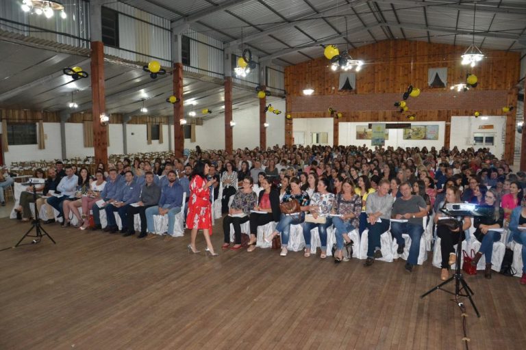 Evento com mais de 500 professores marca a abertura do Ano Letivo 2019 do Programa União Faz a Vida da Sicredi UniEstados