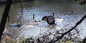 Veículo cai em açude em Brunópolis e família consegue se salvar