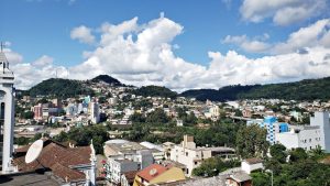 Início de semana quente em Santa Catarina