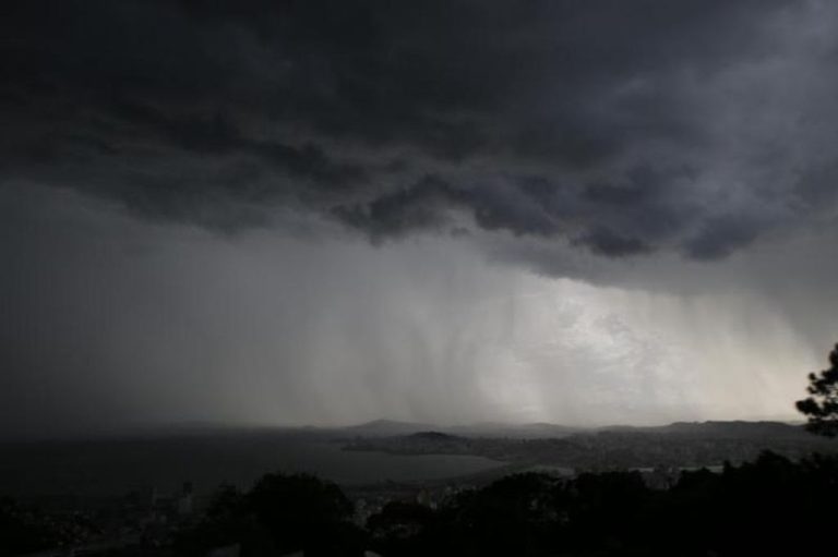 Epagri/Ciram alerta para risco de temporais com granizo em SC entre sábado e domingo
