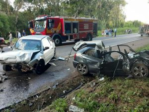 Grave acidente com quatro veículos deixa 11 feridos na BR 282