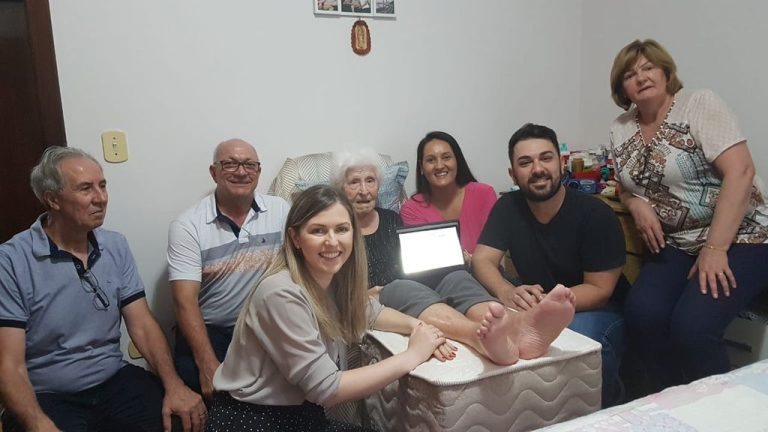 Centenária Amália recebe Moção da Câmara de Vereadores de Joaçaba