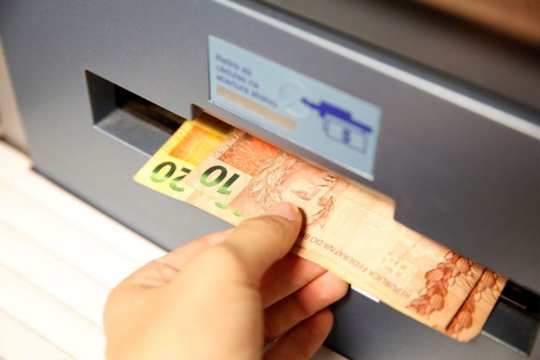 Caixa inicia pagamento do abono salarial 2019/2020 para trabalhadores nascidos em janeiro em fevereiro