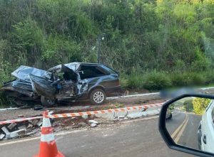Homem morre após carro colidir contra caminhão da dupla Sertaneja Bruno e Barreto