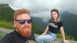 Casal do Oeste retornava de férias quando morreu em acidente na BR-282