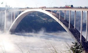 Brasil fecha fronteira com mais oito países