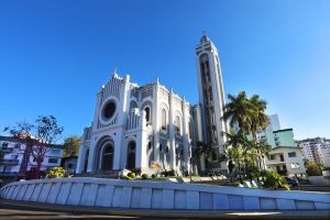 Assista a missa dominical