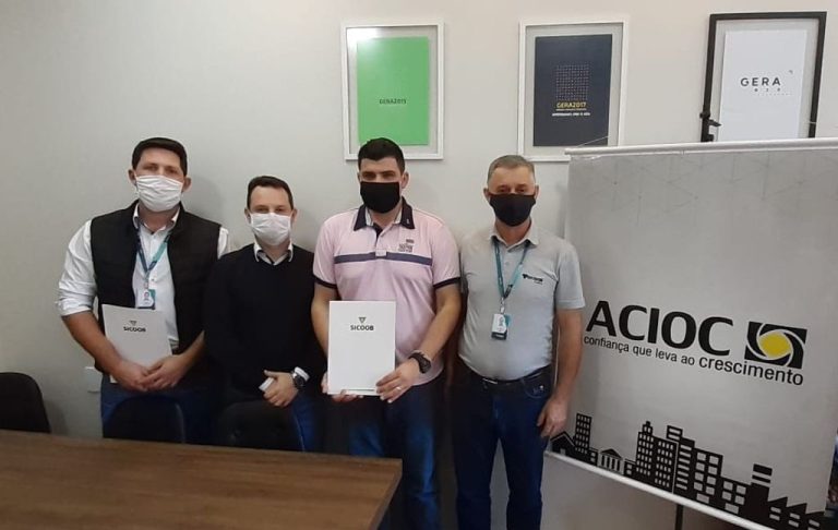 Parceria entre ACIOC e Sicoob beneficia associados com oferta de linha de crédito com taxas especiais