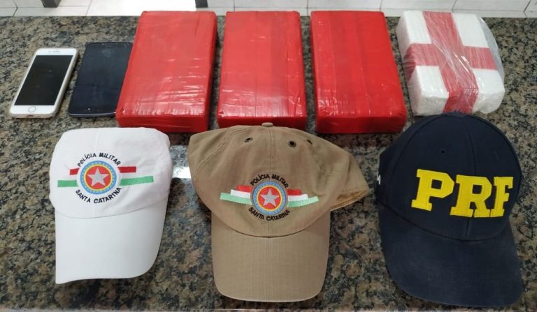 Polícia apreende mais de 4kg de cocaína na BR-282 em Erval Velho