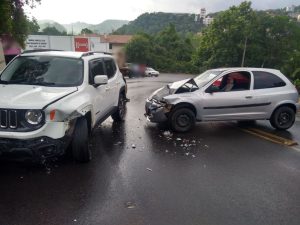 Mulher fica ferida em acidente no Acesso Adolfo Ziguelli em Joaçaba