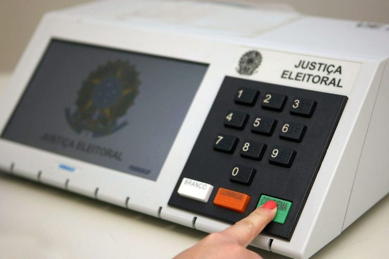 Fila no sistema do TSE gera atraso na apuração dos votos nas Eleições 2020