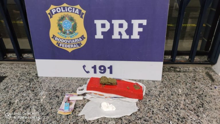 PRF apreende drogas e faz prisão no Trevão de Irani