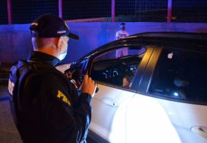 Operação Rodovida da PRF flagra 62 motoristas embriagados neste final de semana em SC