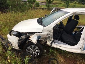 Homem fica ferido após automóvel sair da pista na BR-282