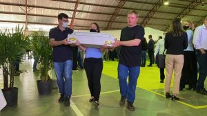Forte comoção marca despedida das vítimas do ataque em creche de SC
