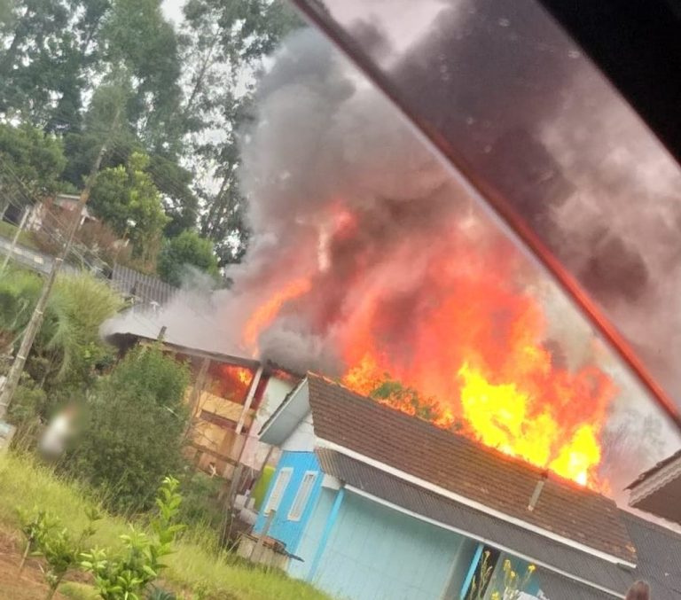 Incêndio em residência é registrado no distrito de Nova Petrópolis, em Joaçaba