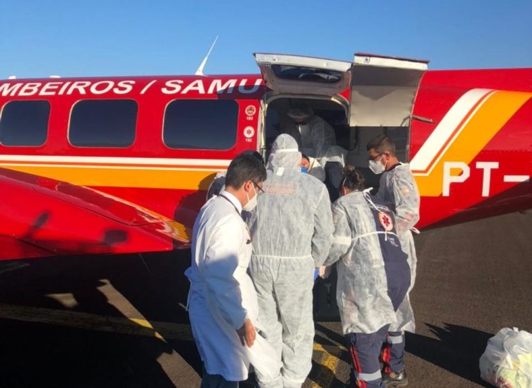 Gestante com Covid é transferida de avião do Meio-Oeste para a capital