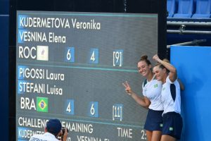 Em virada histórica, Stefani e Pigossi vencem russas e conquistam o bronze no tênis