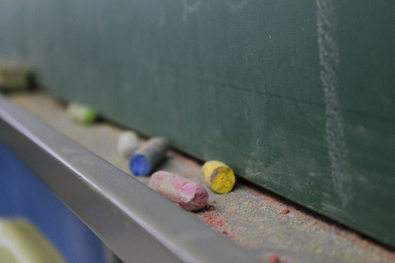 Polícia Civil indicia professor 13 vezes pela prática do crime de assédio sexual no Oeste