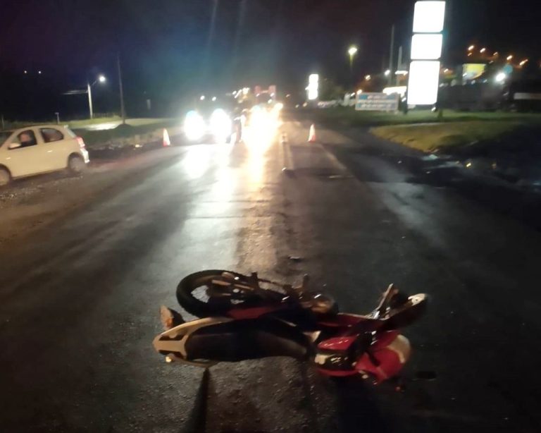 Mulher que pilotava motocicleta morre em acidente na BR-282