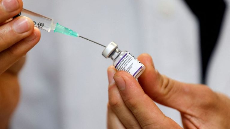 Pessoas com idade a partir de 12 anos com imunossupressão devem tomar a 4º dose da vacina contra a Covid-19