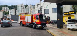 Movimentação dos Bombeiros chama atenção no centro de Joaçaba