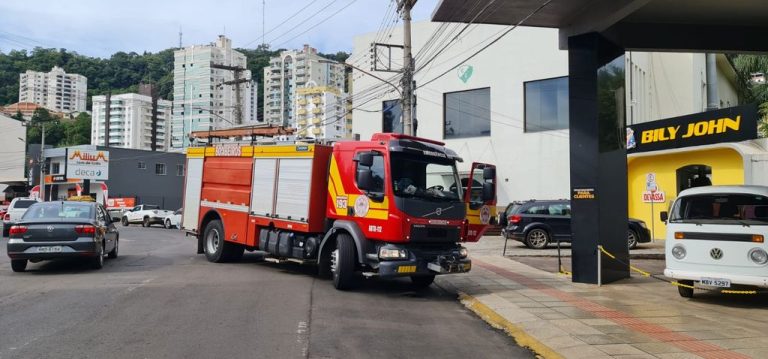 Movimentação dos Bombeiros chama atenção no centro de Joaçaba