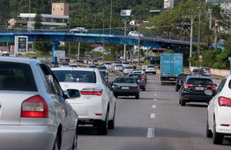 Previsto em lei, parcelamento de IPVA em SC ainda não é realidade