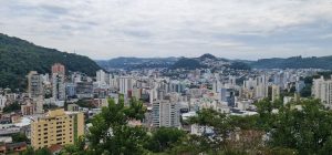 Segunda e terça-feira com temporais devido a uma frente fria em SC