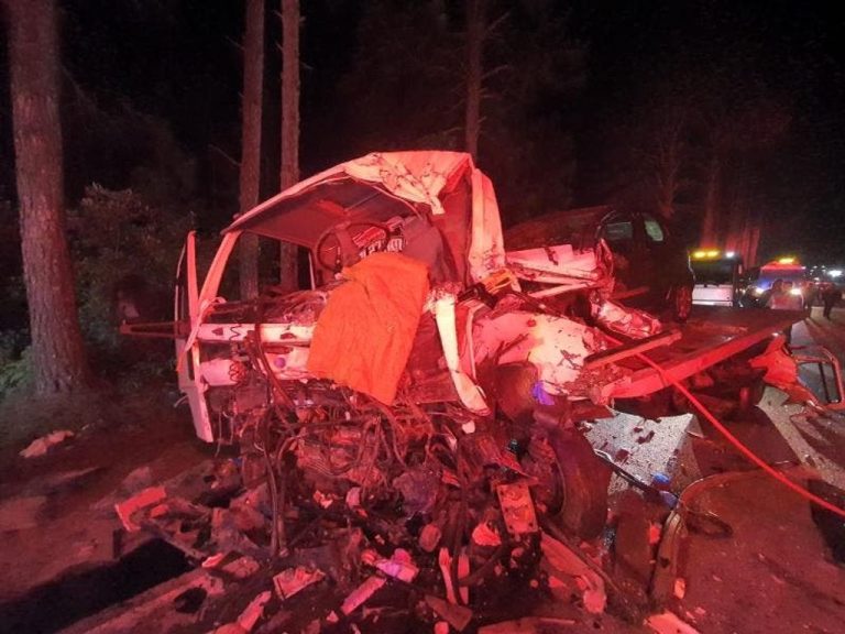 Criança morre vítima de acidente na BR-282 e duas pessoas ficam gravemente feridas
