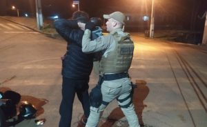 Polícia Militar realiza abordagem e apreende maconha em Luzerna
