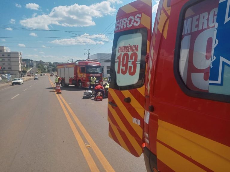 Colisão entre carro e moto deixa uma pessoa ferida na SC-135