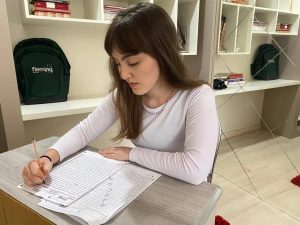 “Fiquei chocada”, diz catarinense que tirou nota mil na redação do Enem