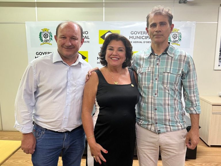 Vice-governadora visita Herval d’Oeste e se coloca à disposição da administração