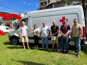 Secretaria Municipal de Saúde de Herval d´Oeste recebe nova ambulância
