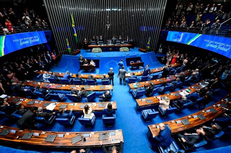PL da igualdade salarial entre homens e mulheres é aprovado no Senado