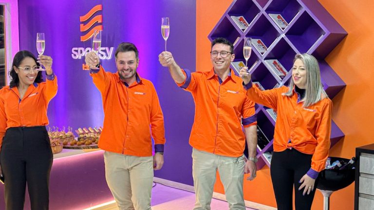 Speasy Idiomas inaugura unidade em Joaçaba