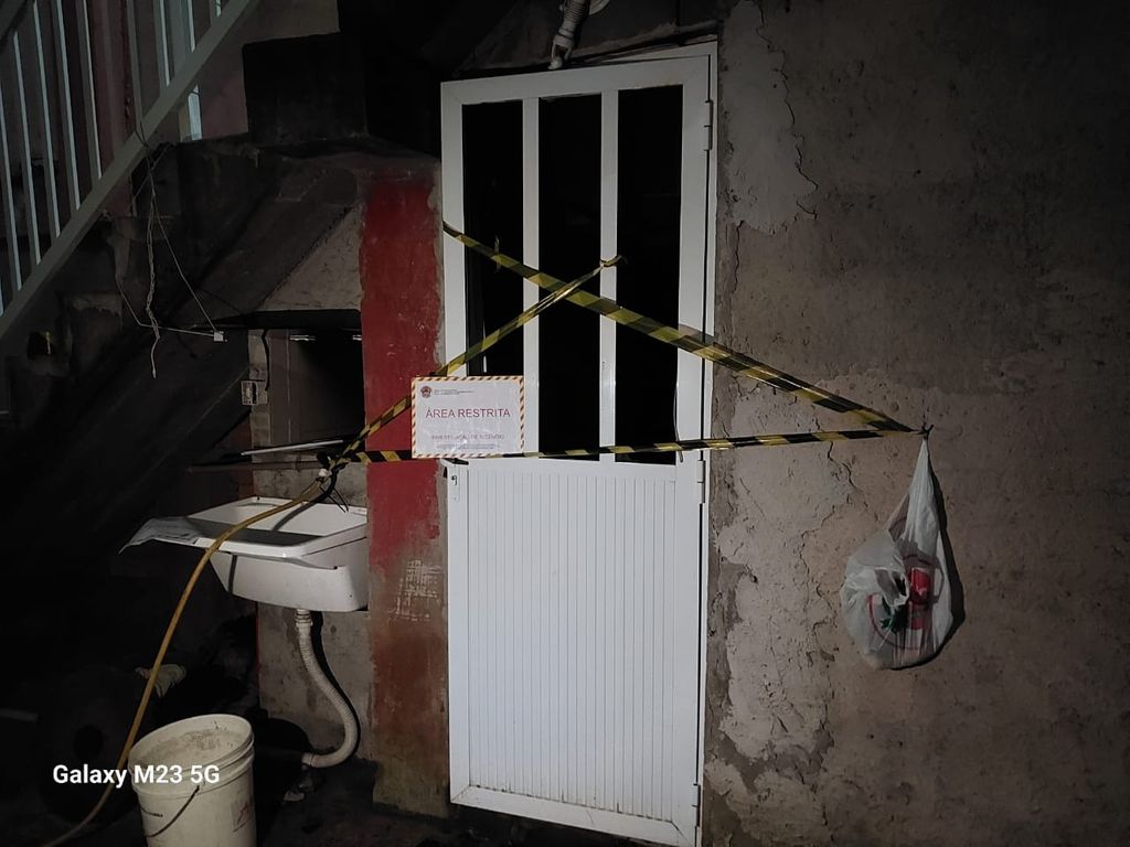 Incêndio destrói pequena moradia em Videira durante a madrugada