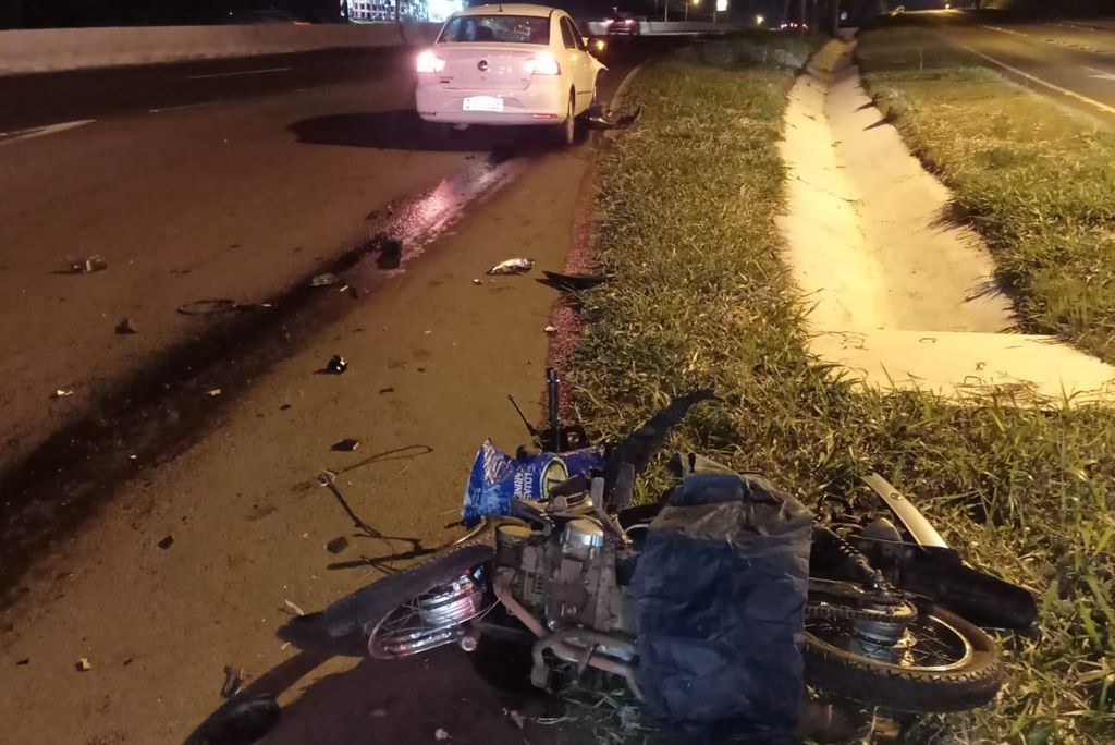 Motociclista morre em acidente entre carro e moto no Oeste