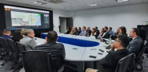 PREOCUPAÇÃO: Governador e representantes de órgãos estaduais discutem enfrentamento à influenza aviária