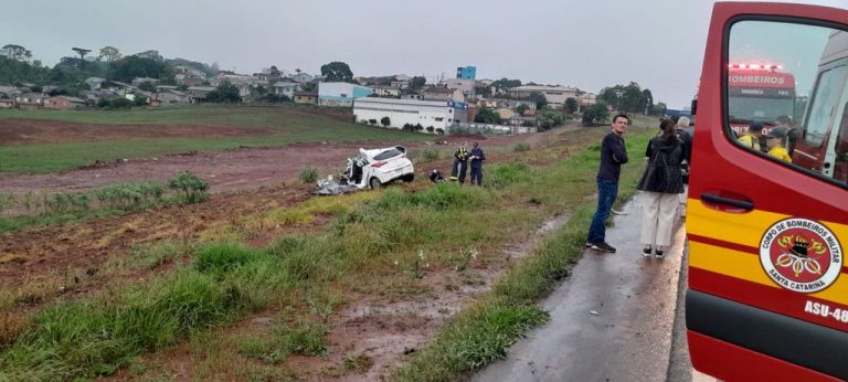 Tragédia: Mãe e filha de 11 meses morrem em acidente de trânsito na BR-282